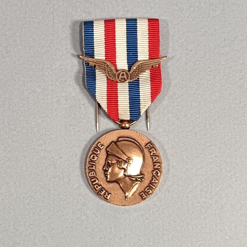 FRANCE MEDAILLE DE L'AERONAUTIQUE CLASSE BRONZE TRAVAIL HONNEUR DEVOUEMENT NEUVE EN BOITE MONNAIE DE PARIS